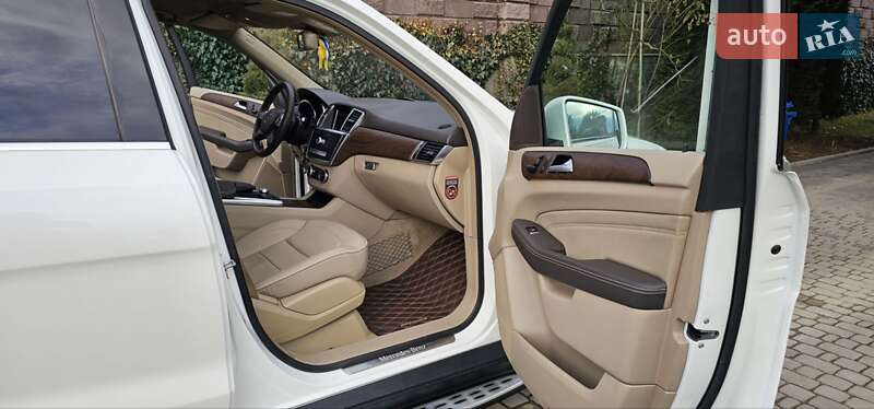 Внедорожник / Кроссовер Mercedes-Benz M-Class 2013 в Ровно