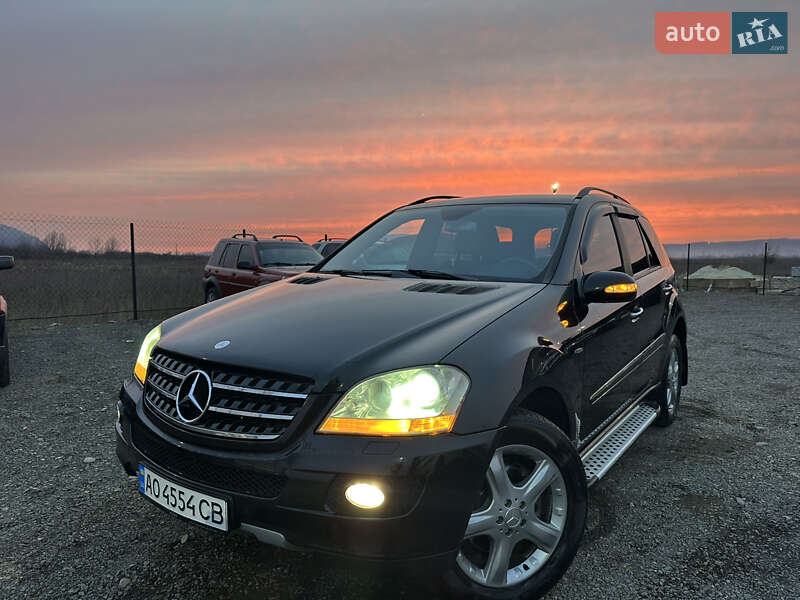 Позашляховик / Кросовер Mercedes-Benz M-Class 2005 в Хусті