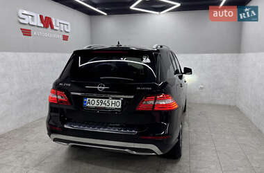 Позашляховик / Кросовер Mercedes-Benz M-Class 2011 в 