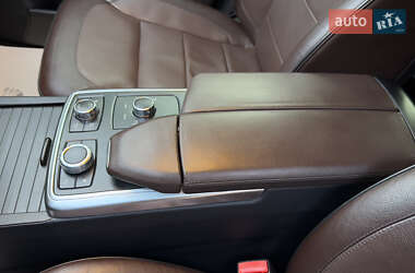 Позашляховик / Кросовер Mercedes-Benz M-Class 2011 в 