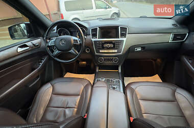 Позашляховик / Кросовер Mercedes-Benz M-Class 2011 в 