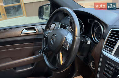 Позашляховик / Кросовер Mercedes-Benz M-Class 2011 в 