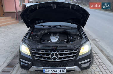 Позашляховик / Кросовер Mercedes-Benz M-Class 2011 в 