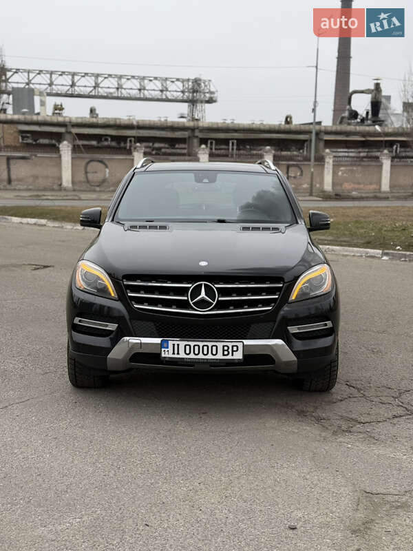 Внедорожник / Кроссовер Mercedes-Benz M-Class 2013 в 