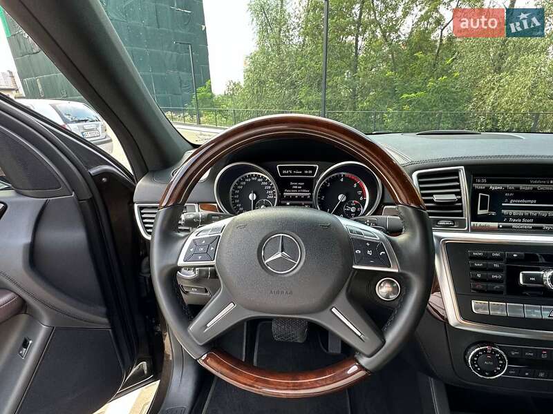 Внедорожник / Кроссовер Mercedes-Benz M-Class 2013 в Киеве