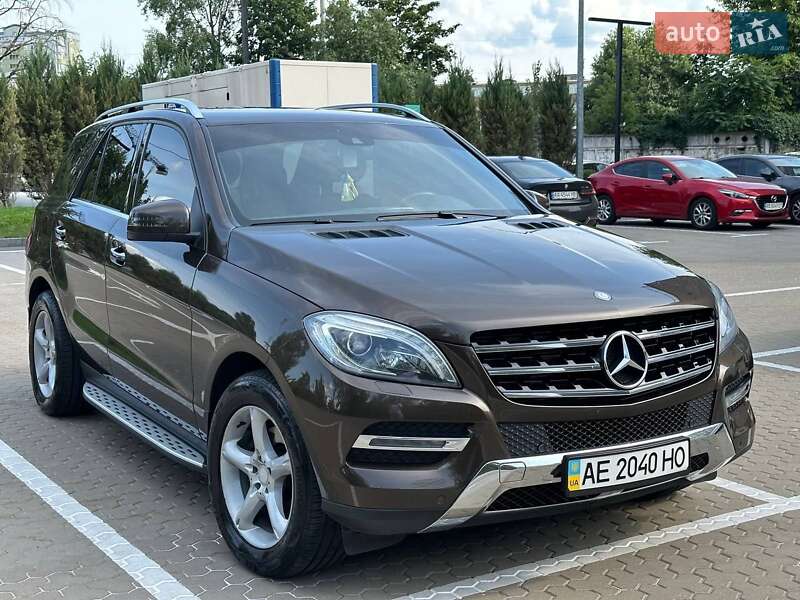 Внедорожник / Кроссовер Mercedes-Benz M-Class 2013 в Киеве