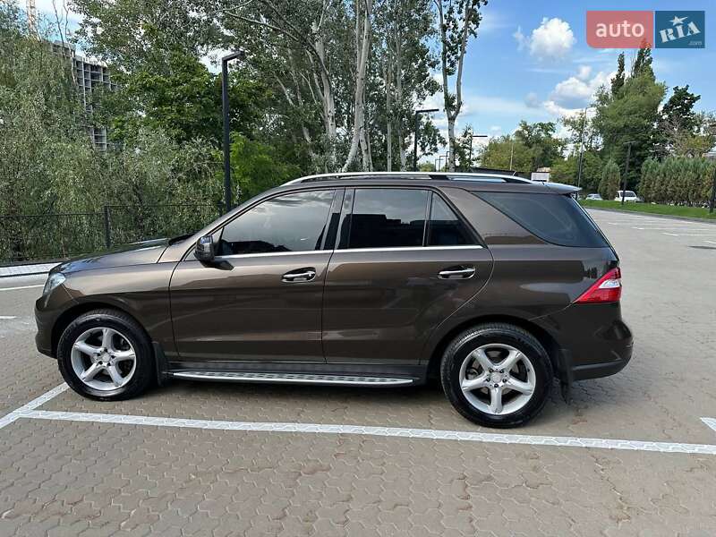 Внедорожник / Кроссовер Mercedes-Benz M-Class 2013 в Киеве