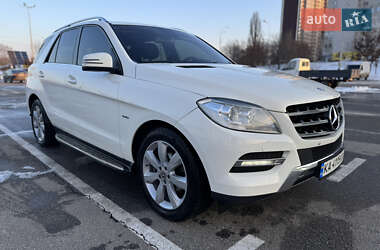 Внедорожник / Кроссовер Mercedes-Benz M-Class 2012 в Киеве