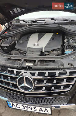 Внедорожник / Кроссовер Mercedes-Benz M-Class 2012 в 