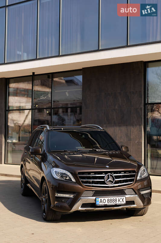 Внедорожник / Кроссовер Mercedes-Benz M-Class 2011 в Ужгороде