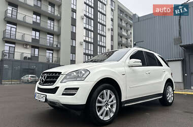 Внедорожник / Кроссовер Mercedes-Benz M-Class 2011 в 