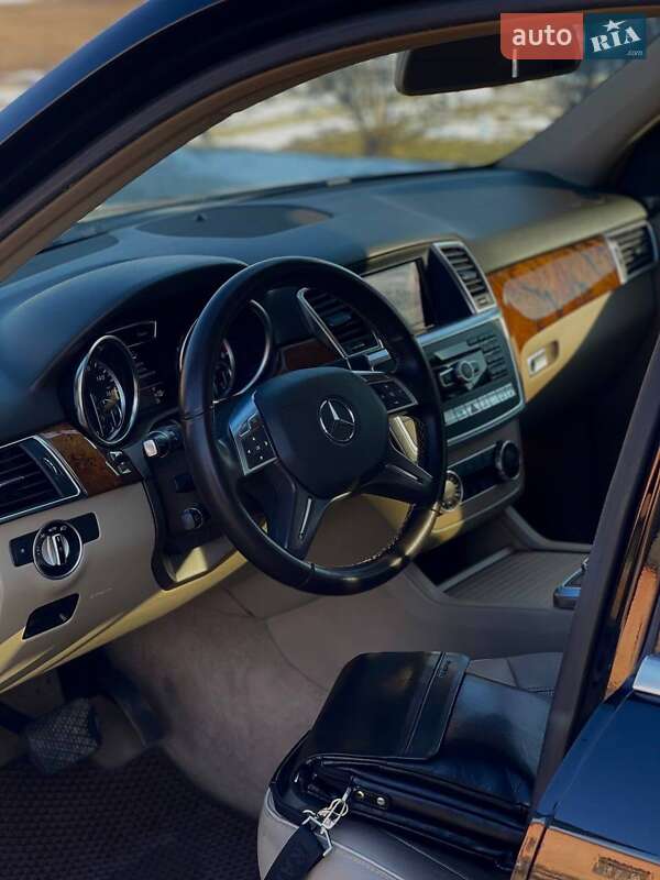 Внедорожник / Кроссовер Mercedes-Benz M-Class 2011 в Косове