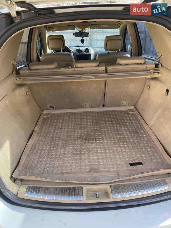 Позашляховик / Кросовер Mercedes-Benz M-Class 2011 в Каневі