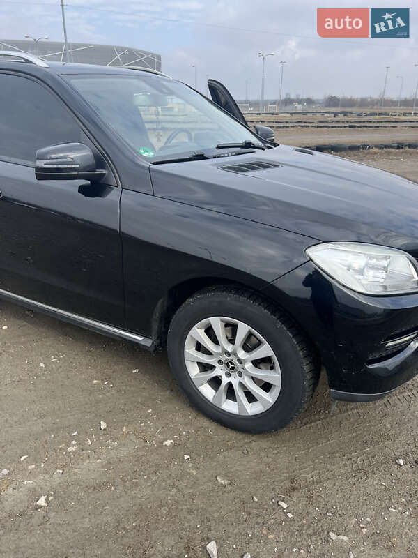 Внедорожник / Кроссовер Mercedes-Benz M-Class 2013 в Львове