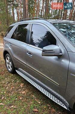 Внедорожник / Кроссовер Mercedes-Benz M-Class 2010 в 