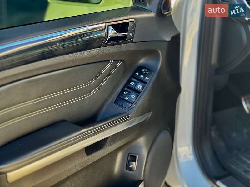 Внедорожник / Кроссовер Mercedes-Benz M-Class 2010 в Виннице