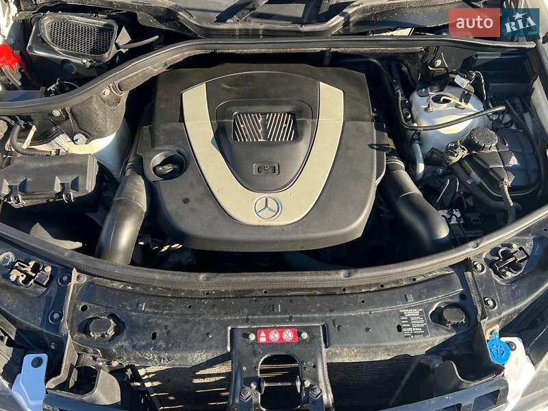 Внедорожник / Кроссовер Mercedes-Benz M-Class 2010 в Виннице