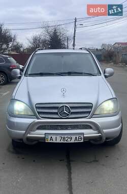 Внедорожник / Кроссовер Mercedes-Benz M-Class 1999 в 