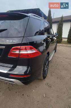 Позашляховик / Кросовер Mercedes-Benz M-Class 2015 в 