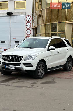 Позашляховик / Кросовер Mercedes-Benz M-Class 2012 в Києві