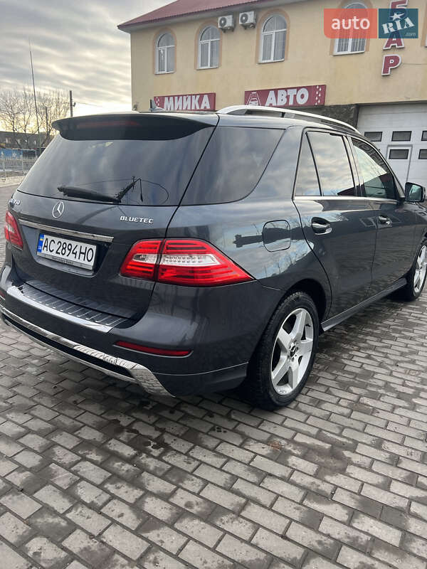 Позашляховик / Кросовер Mercedes-Benz M-Class 2013 в Луцьку
