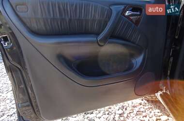 Внедорожник / Кроссовер Mercedes-Benz M-Class 2004 в 