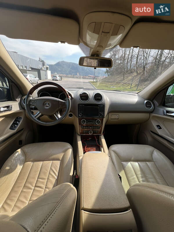 Внедорожник / Кроссовер Mercedes-Benz M-Class 2006 в Сколе