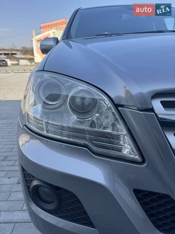Внедорожник / Кроссовер Mercedes-Benz M-Class 2010 в Ужгороде