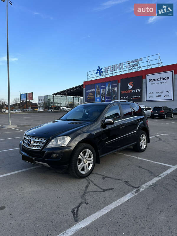 Внедорожник / Кроссовер Mercedes-Benz M-Class 2009 в 