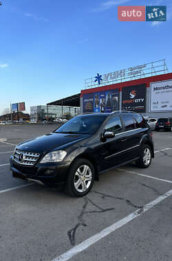 Внедорожник / Кроссовер Mercedes-Benz M-Class 2009 в 