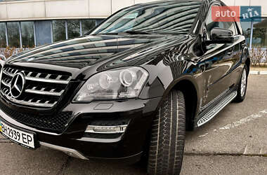 Внедорожник / Кроссовер Mercedes-Benz M-Class 2010 в 