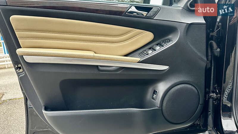 Внедорожник / Кроссовер Mercedes-Benz M-Class 2010 в Одессе