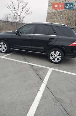 Позашляховик / Кросовер Mercedes-Benz M-Class 2014 в 