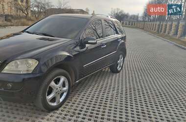 Внедорожник / Кроссовер Mercedes-Benz M-Class 2006 в 