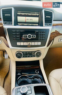 Внедорожник / Кроссовер Mercedes-Benz M-Class 2014 в 