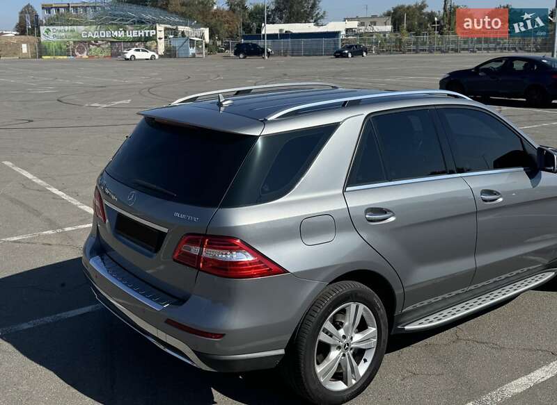 Внедорожник / Кроссовер Mercedes-Benz M-Class 2013 в Днепре