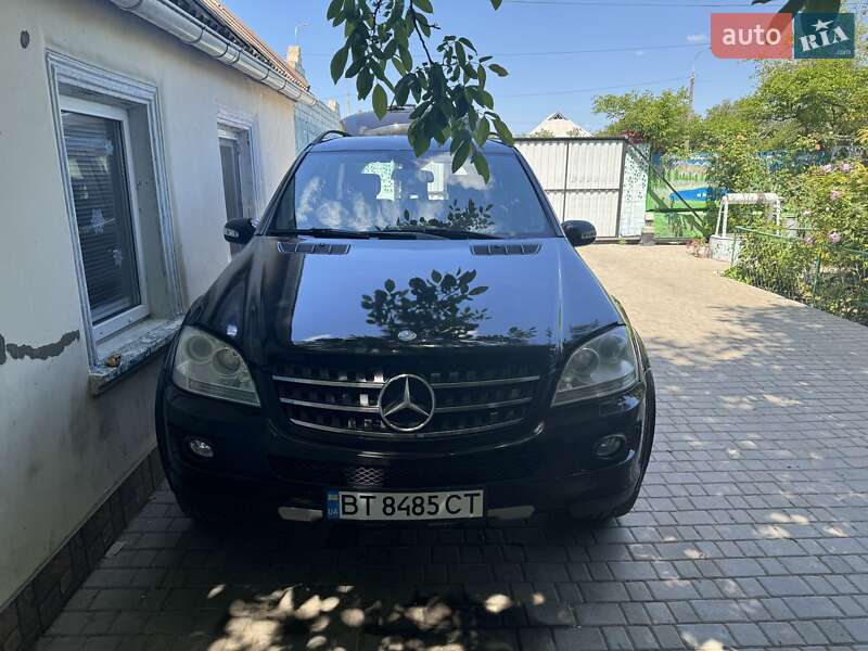 Внедорожник / Кроссовер Mercedes-Benz M-Class 2007 в Николаеве