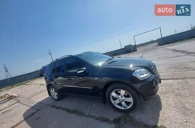Внедорожник / Кроссовер Mercedes-Benz M-Class 2006 в 