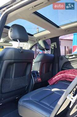 Внедорожник / Кроссовер Mercedes-Benz M-Class 2015 в 