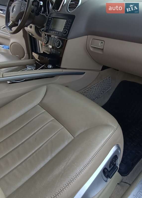 Внедорожник / Кроссовер Mercedes-Benz M-Class 2006 в Первомайске