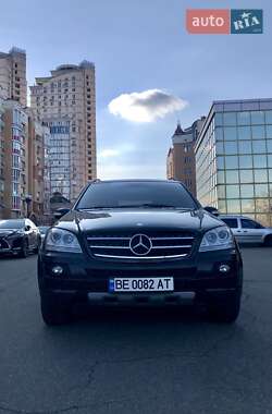 Позашляховик / Кросовер Mercedes-Benz M-Class 2006 в 