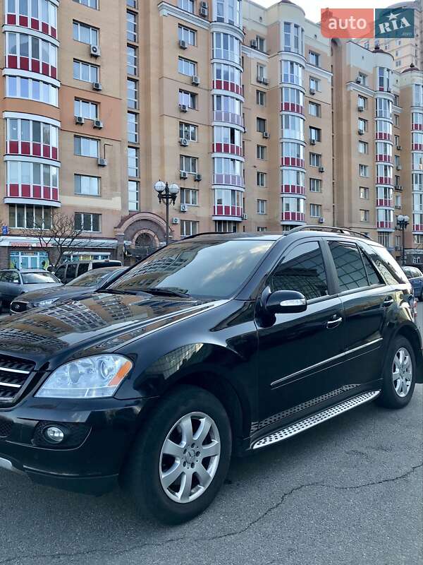 Внедорожник / Кроссовер Mercedes-Benz M-Class 2006 в Первомайске