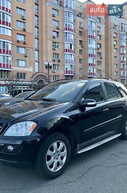 Позашляховик / Кросовер Mercedes-Benz M-Class 2006 в 