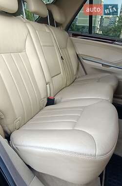 Позашляховик / Кросовер Mercedes-Benz M-Class 2006 в 