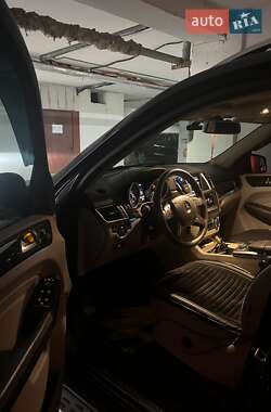 Внедорожник / Кроссовер Mercedes-Benz M-Class 2013 в 