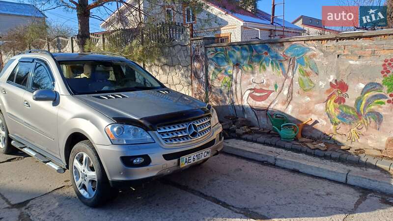 Внедорожник / Кроссовер Mercedes-Benz M-Class 2008 в 