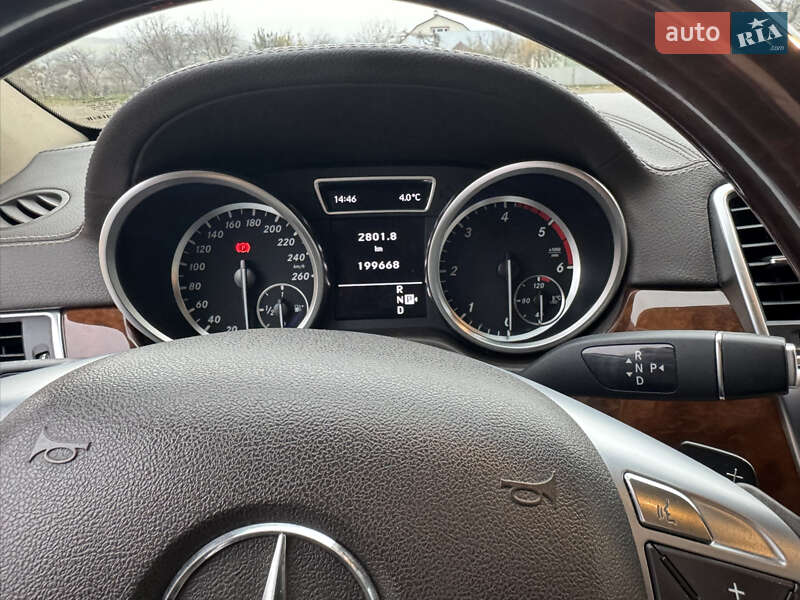 Позашляховик / Кросовер Mercedes-Benz M-Class 2012 в Чернівцях