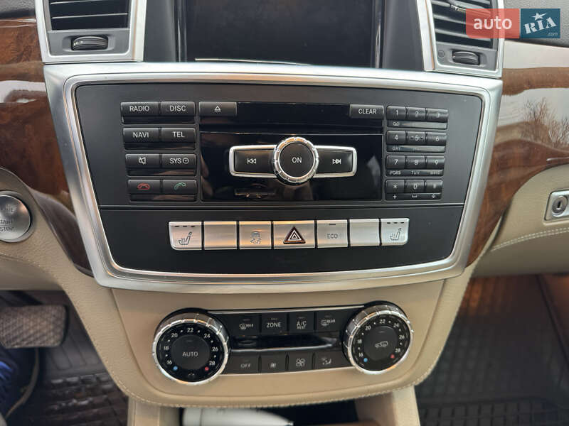 Позашляховик / Кросовер Mercedes-Benz M-Class 2012 в Чернівцях