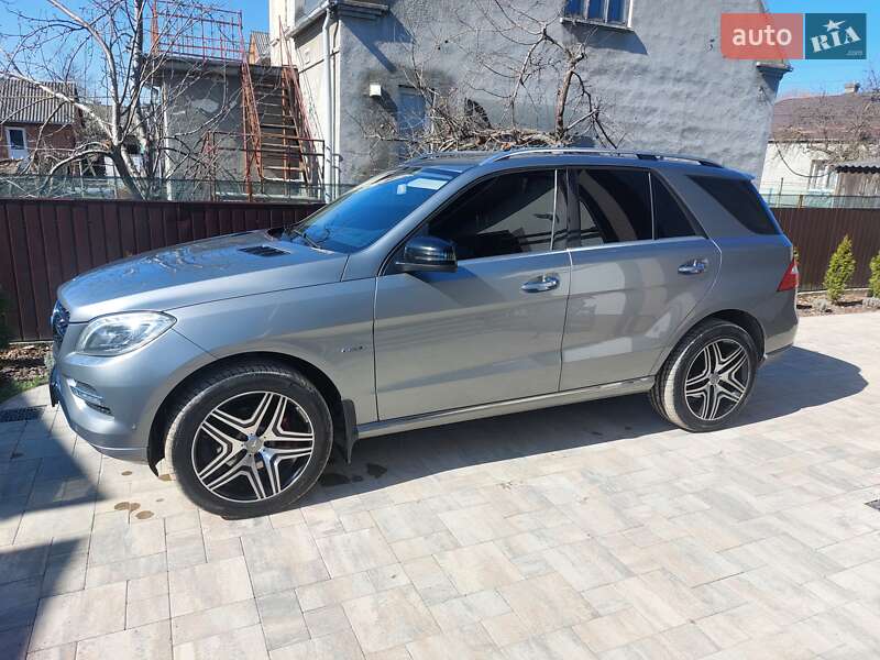 Mercedes-Benz M-Class 2012