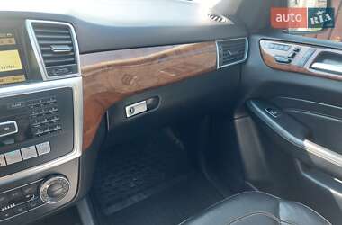 Внедорожник / Кроссовер Mercedes-Benz M-Class 2012 в 